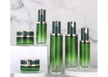 廣州玻璃瓶烤漆廠家，廣州玻璃瓶絲印燙金廠家