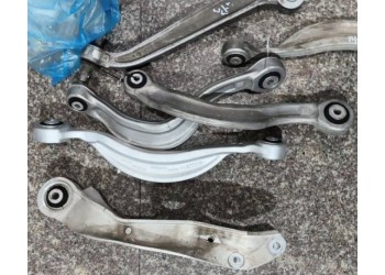 奧迪?Q7擺臂 電子扇 冷疑器 剎車分泵 方向機 水泵