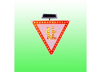 太陽能減速讓行標志牌 三角形禁令標志led標志牌廠家