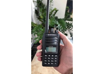 摩托羅拉C59數(shù)字對(duì)講機(jī)高品質(zhì)大功率商用手持對(duì)講機(jī)